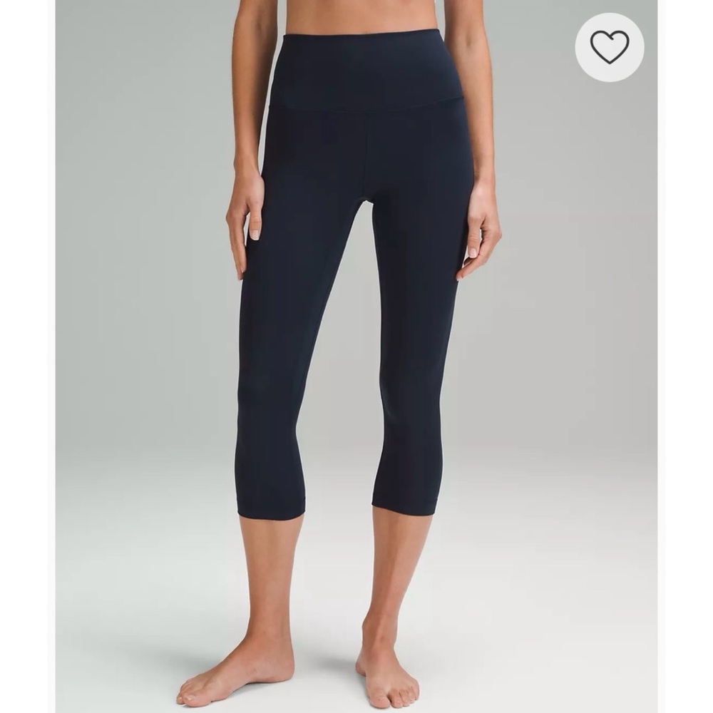 Lululemon‎ In Movement Crop 18” Women’s 4 True Navy $98.00